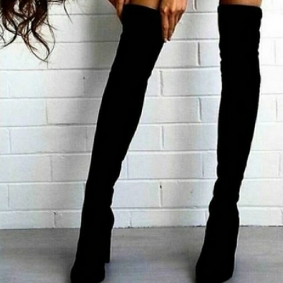 Thigh high black boot - Picture 2 of 9